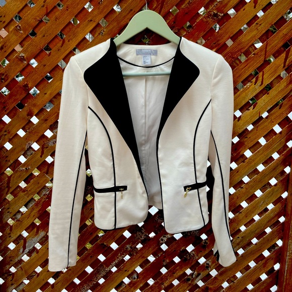 H&M Blazer w/ pockets 🤍 - Picture 1 of 5